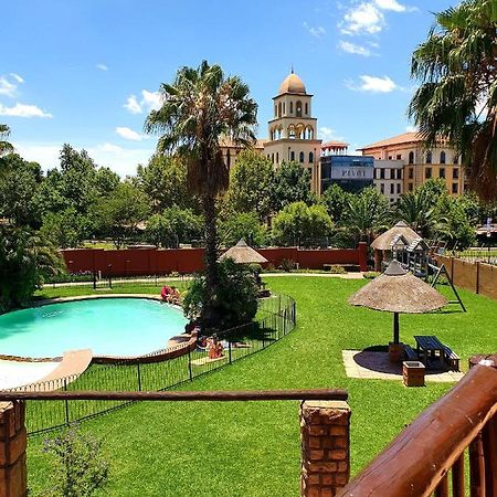 Merry Monte Casino Lodge House In Fourways ساندتون المظهر الخارجي الصورة
