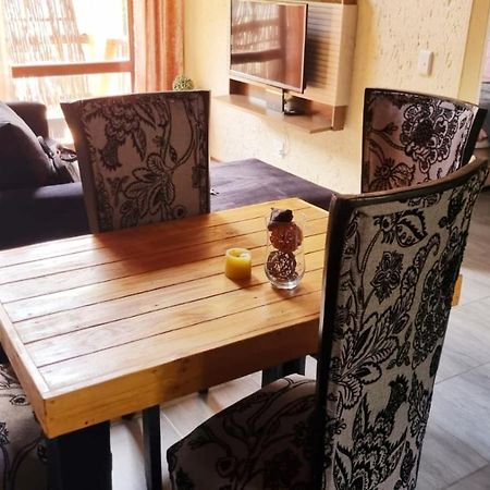 Merry Monte Casino Lodge House In Fourways ساندتون المظهر الخارجي الصورة