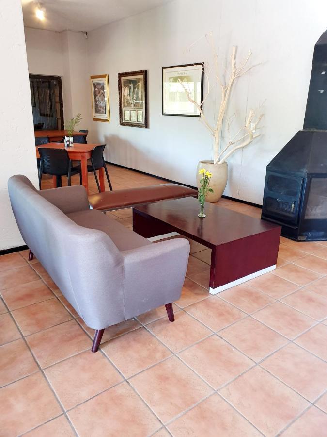 Merry Monte Casino Lodge House In Fourways ساندتون المظهر الخارجي الصورة