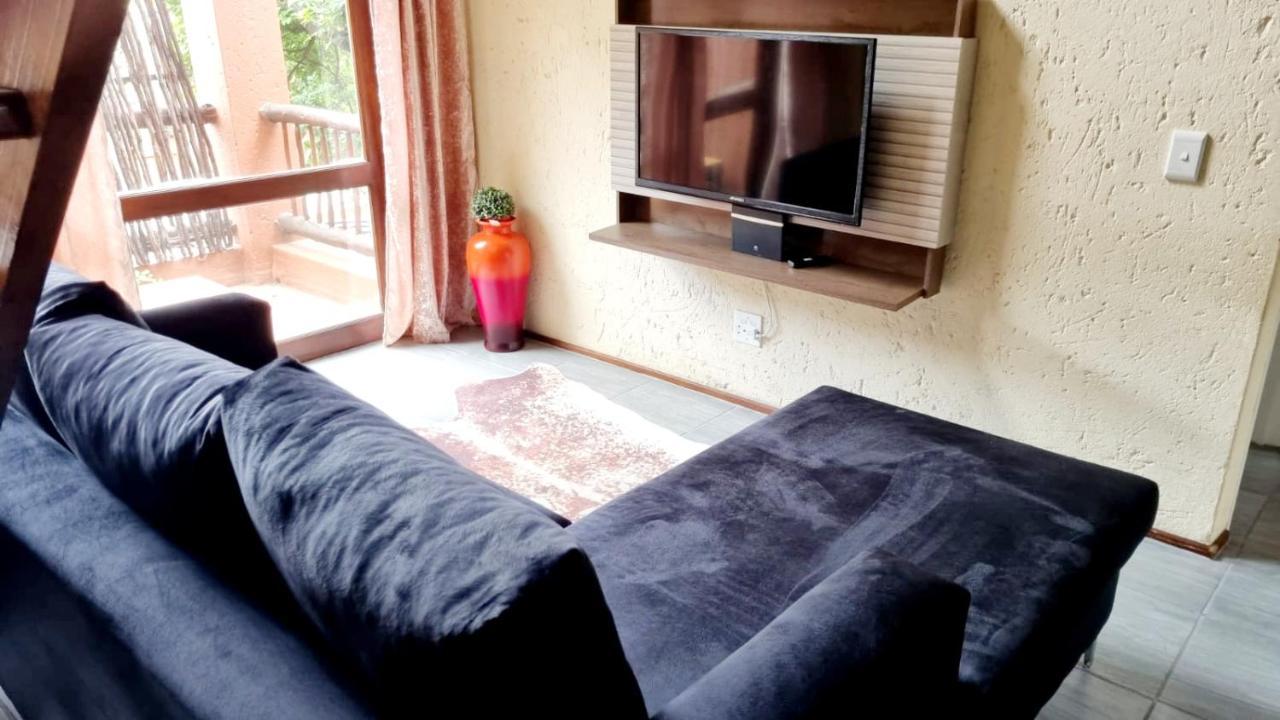 Merry Monte Casino Lodge House In Fourways ساندتون المظهر الخارجي الصورة