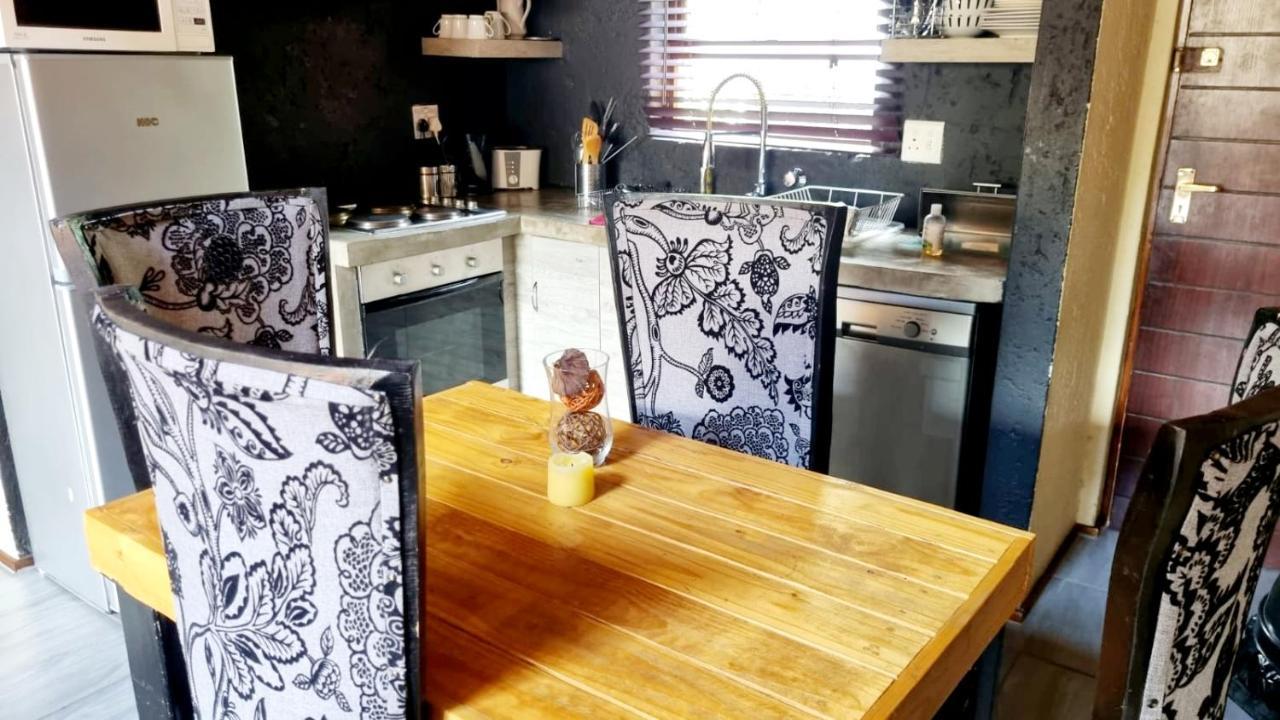 Merry Monte Casino Lodge House In Fourways ساندتون المظهر الخارجي الصورة